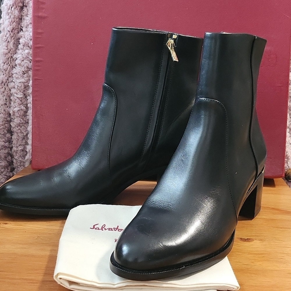 Ferragamo LIBERTY Black Calf boot Bootie